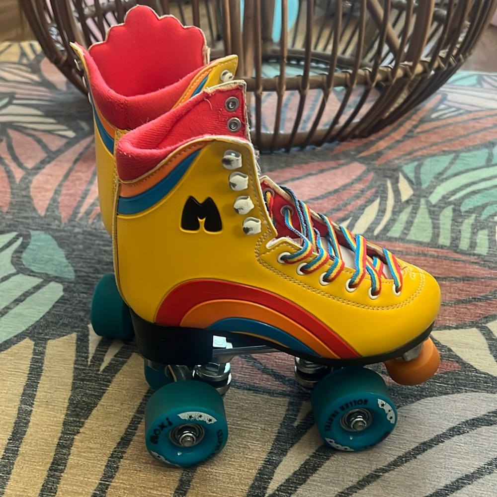 Kids Moxi roller skates size 2 rainbow riders